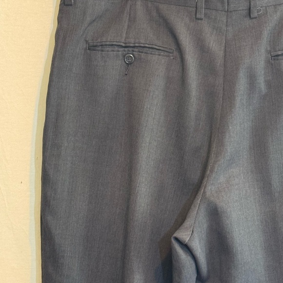 B-266 Men’s Claiborne Gray Pleated Cuffed Dress Pants Size 38x30 - Picture 9 of 14